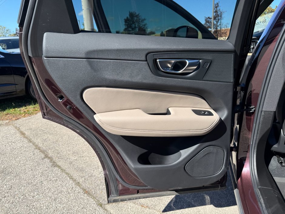 2026 Volvo XC60 Plus Dark Theme-16