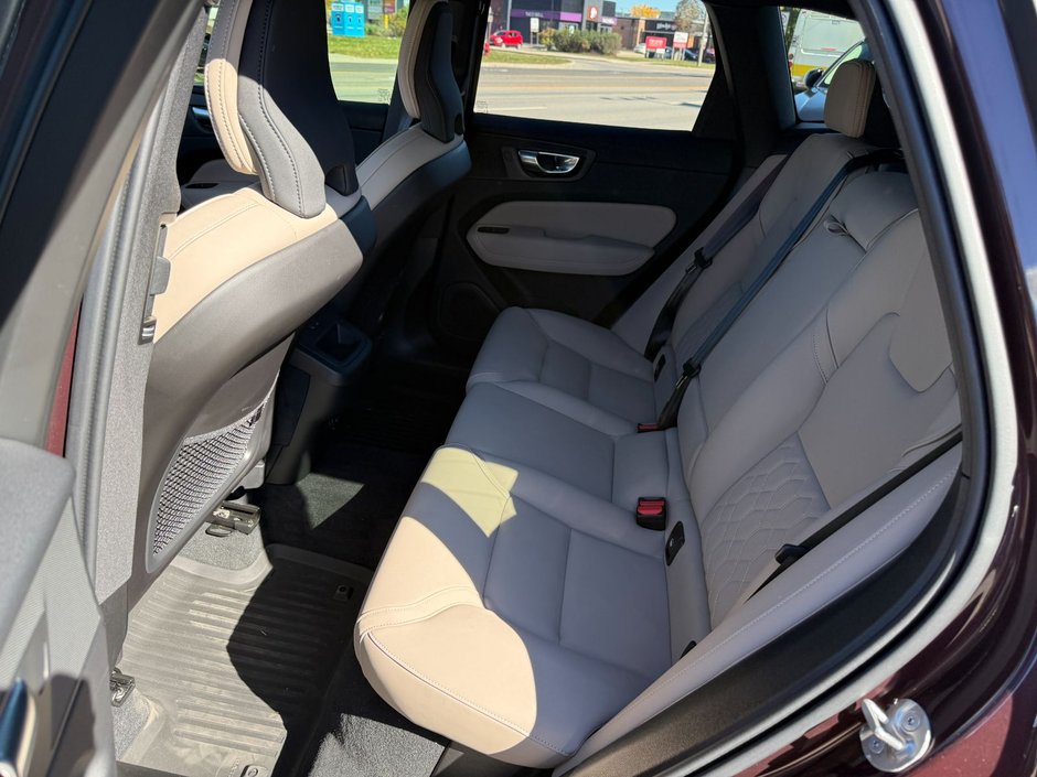2026 Volvo XC60 Plus Dark Theme-10