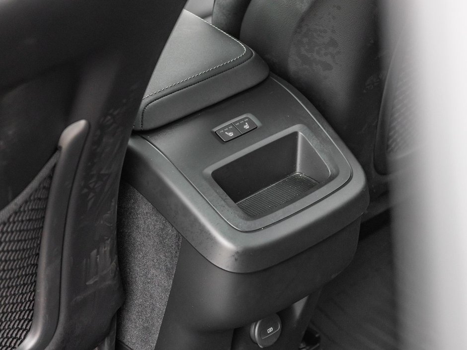 2026 Volvo XC60 Plus Dark Theme-26