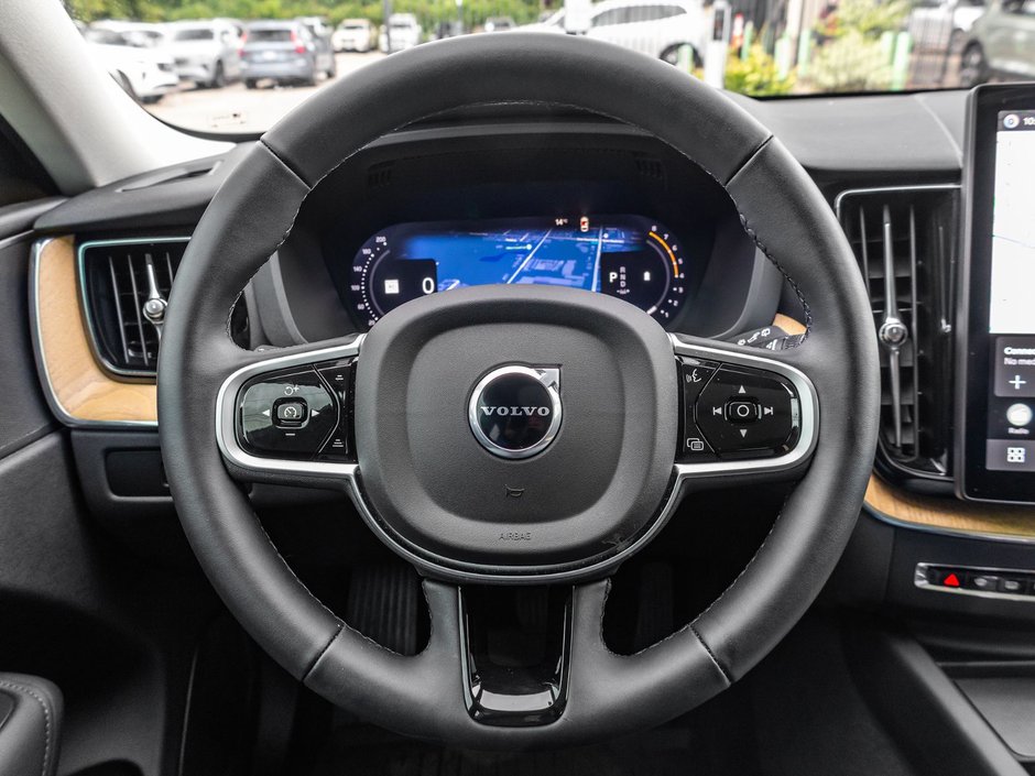 2026 Volvo XC60 Plus Dark Theme-8