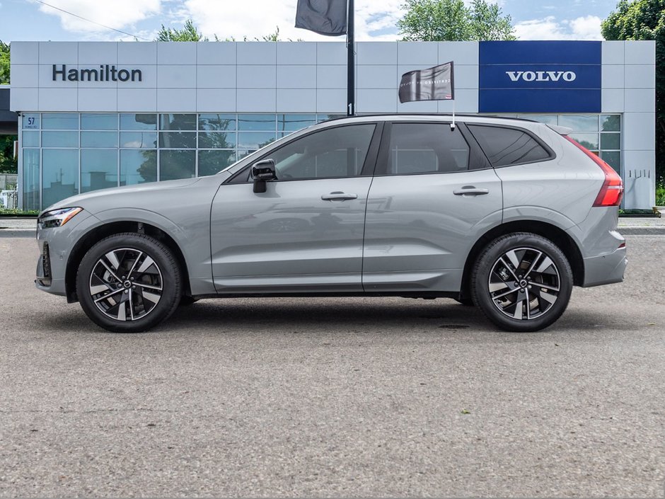 2026 Volvo XC60 Plus Dark Theme-3
