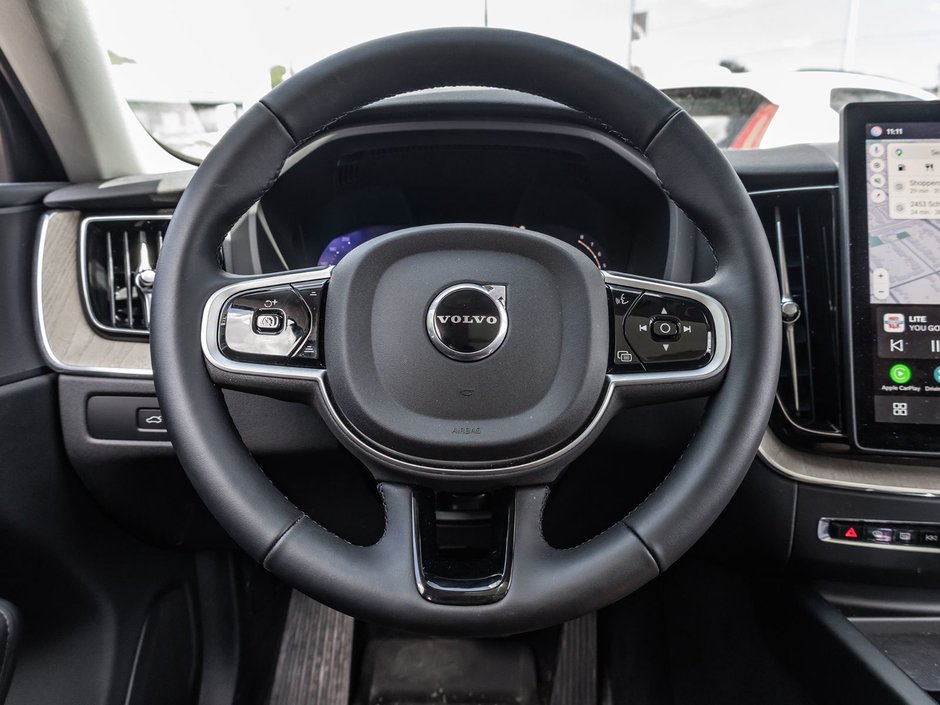 2026 Volvo XC60 Plus Dark Theme-8