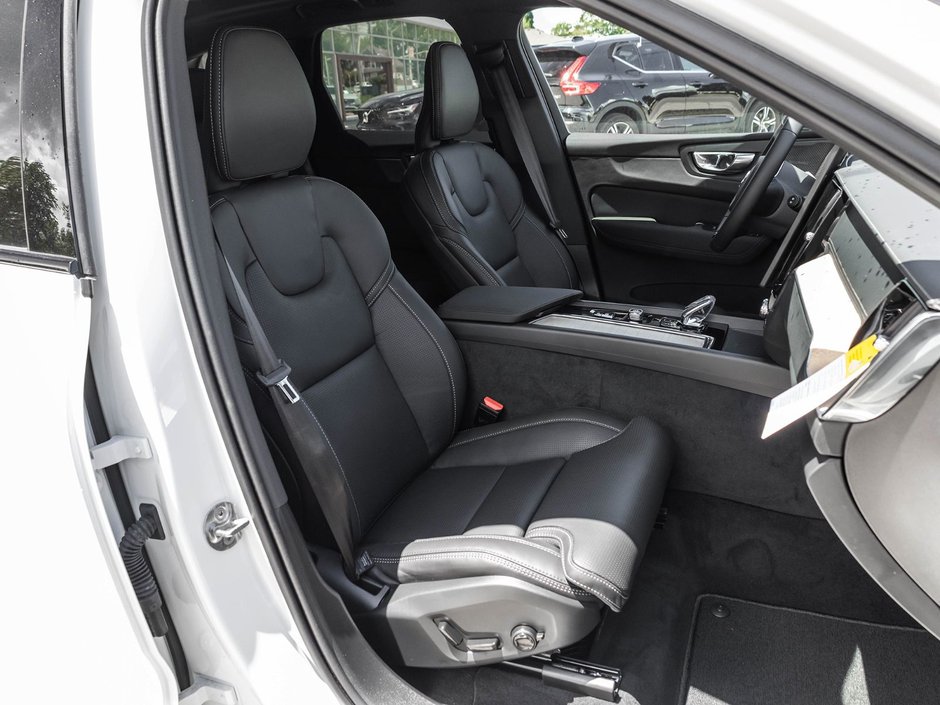 2026 Volvo XC60 Ultra Dark Theme-25