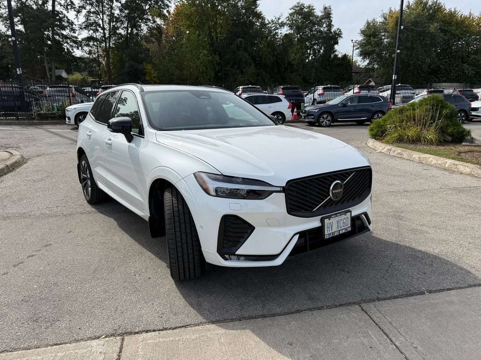 2026 Volvo XC60 Ultra Dark Theme-5