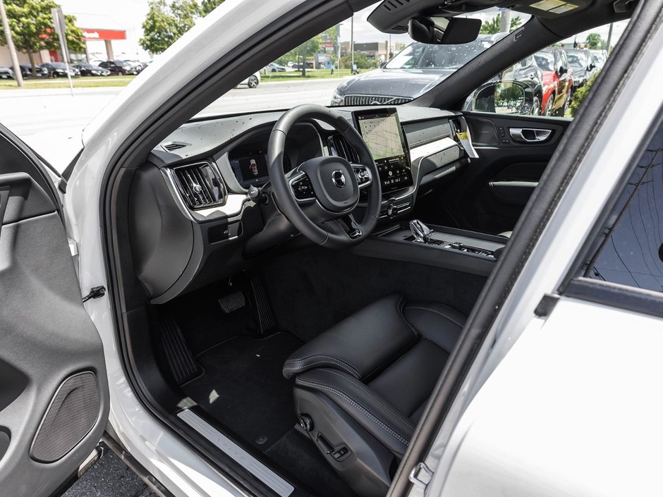 2026 Volvo XC60 Ultra Dark Theme-24