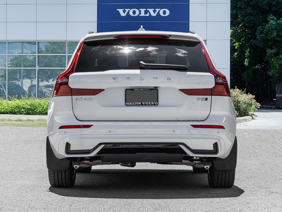 2026 Volvo XC60 Ultra Dark Theme-5