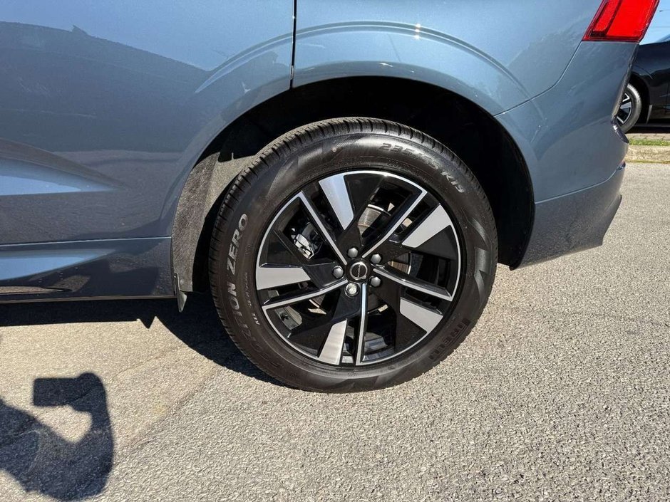 2026 Volvo XC60 Core Dark Theme-24