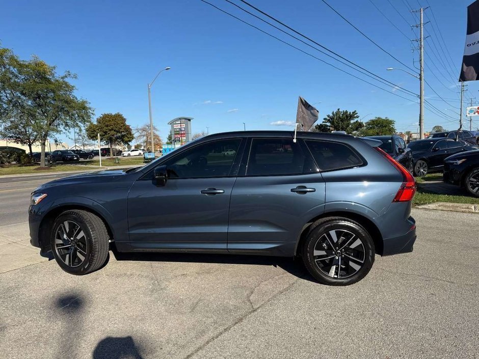 2026 Volvo XC60 Core Dark Theme-10