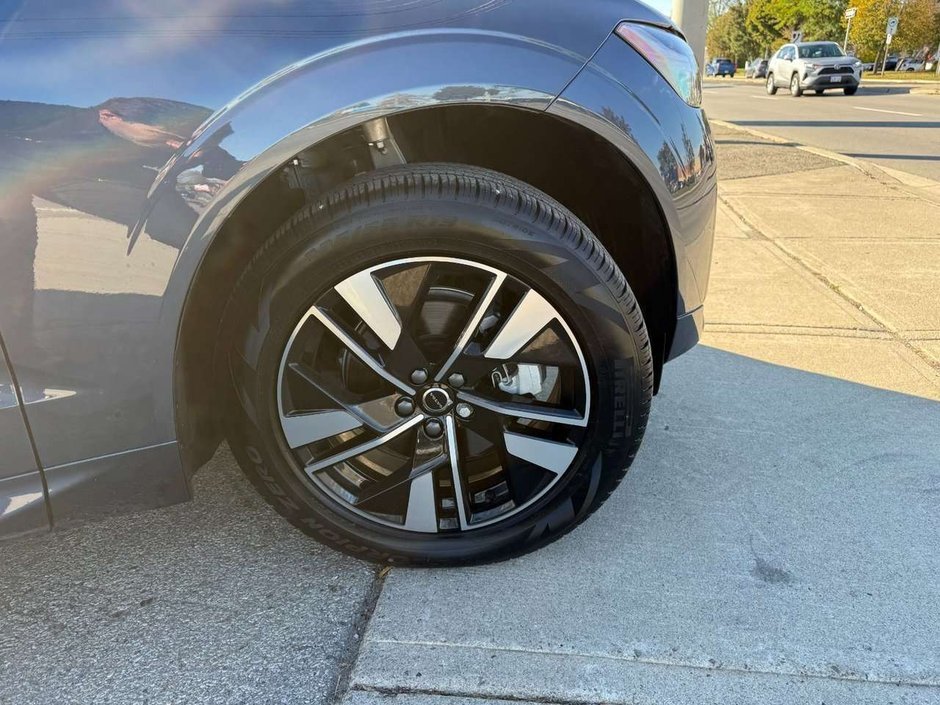 2026 Volvo XC60 Core Dark Theme-22