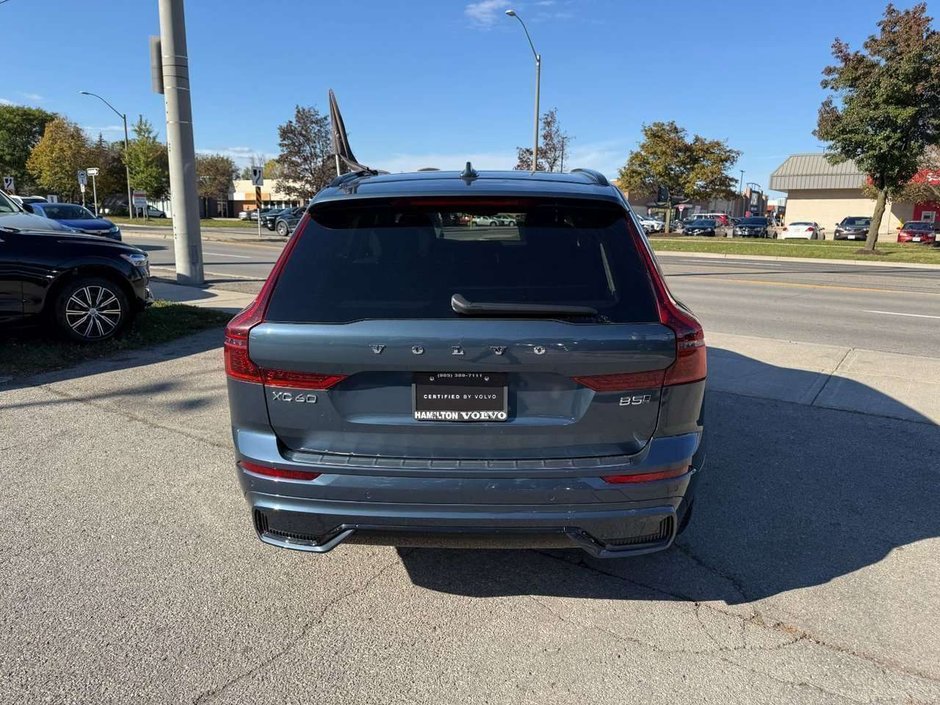 2026 Volvo XC60 Core Dark Theme-8