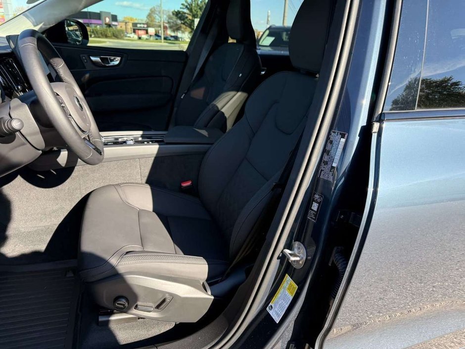 2026 Volvo XC60 Core Dark Theme-12