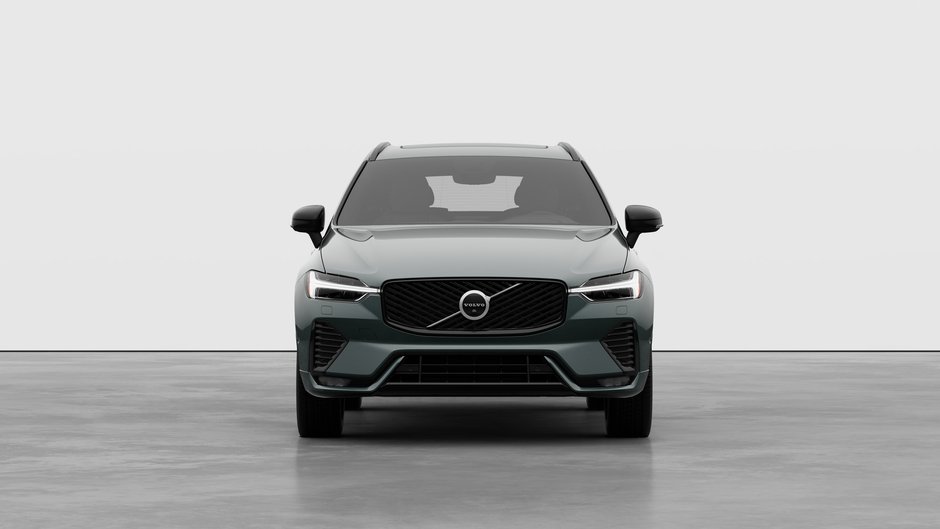 2027 Volvo XC60 Plus Dark Theme-4