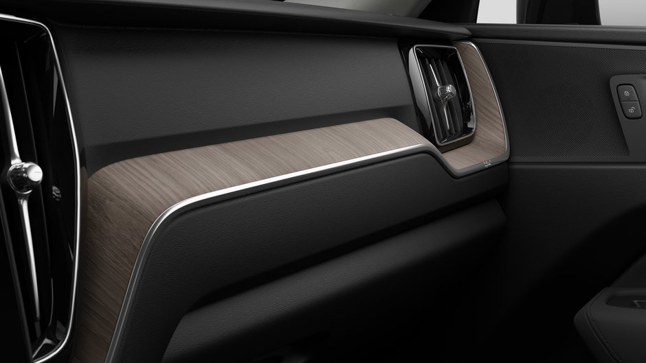 2027 Volvo XC60 Core Dark Theme-8