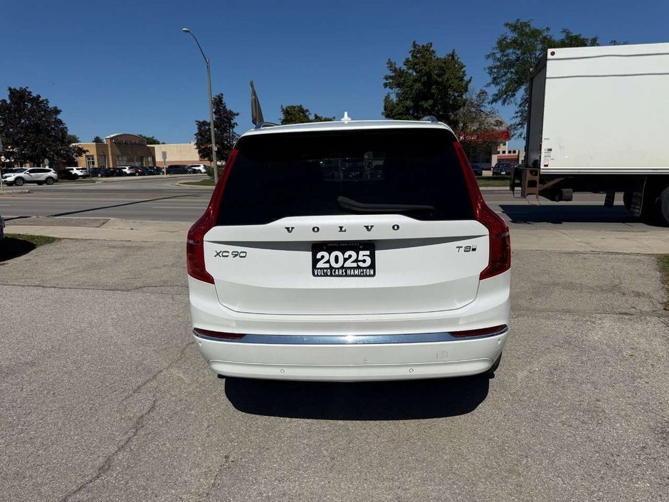 2025 Volvo XC90 Plug-In Hybrid Ultra Bright Theme-7