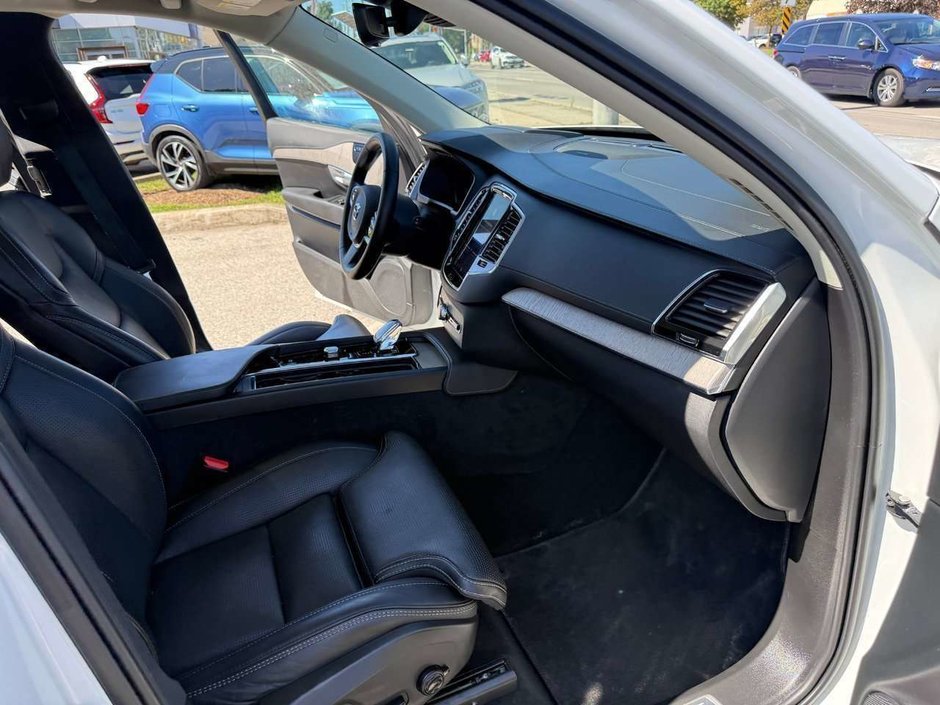 2025 Volvo XC90 Plug-In Hybrid Ultra Bright Theme-16