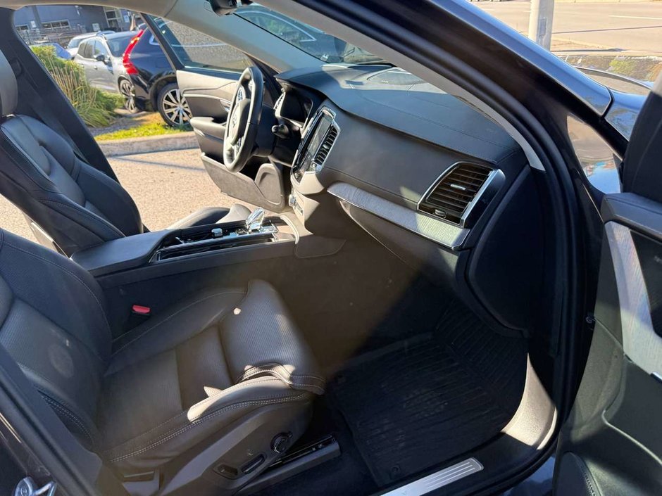 2025 Volvo XC90 Plug-In Hybrid Ultra Bright Theme-31
