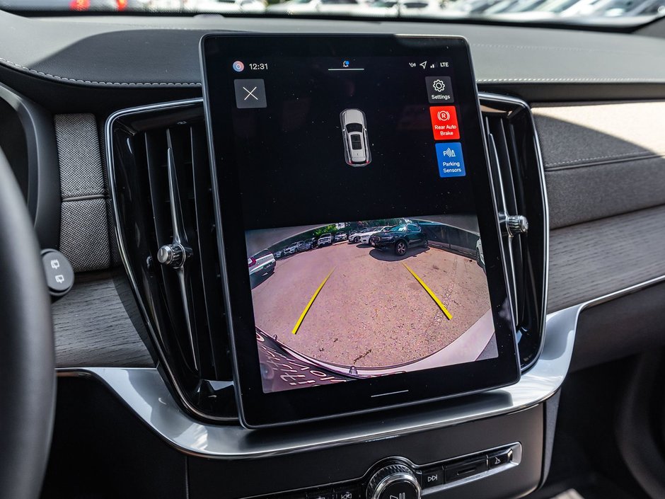 2026 Volvo XC90 Plug-In Hybrid Core Bright Theme-12