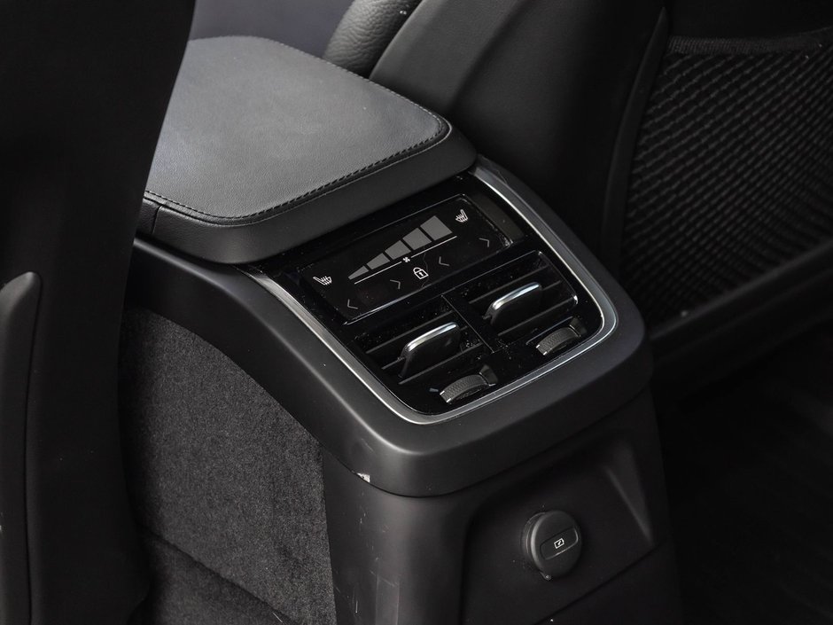 2024 Volvo XC90 Recharge Plus Bright Theme-27