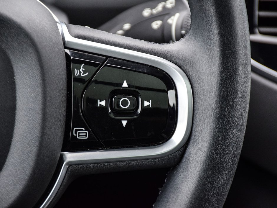 2022 Volvo XC90 R-Design-26