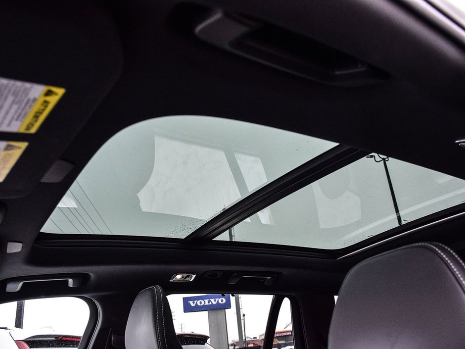 2022 Volvo XC90 R-Design-13