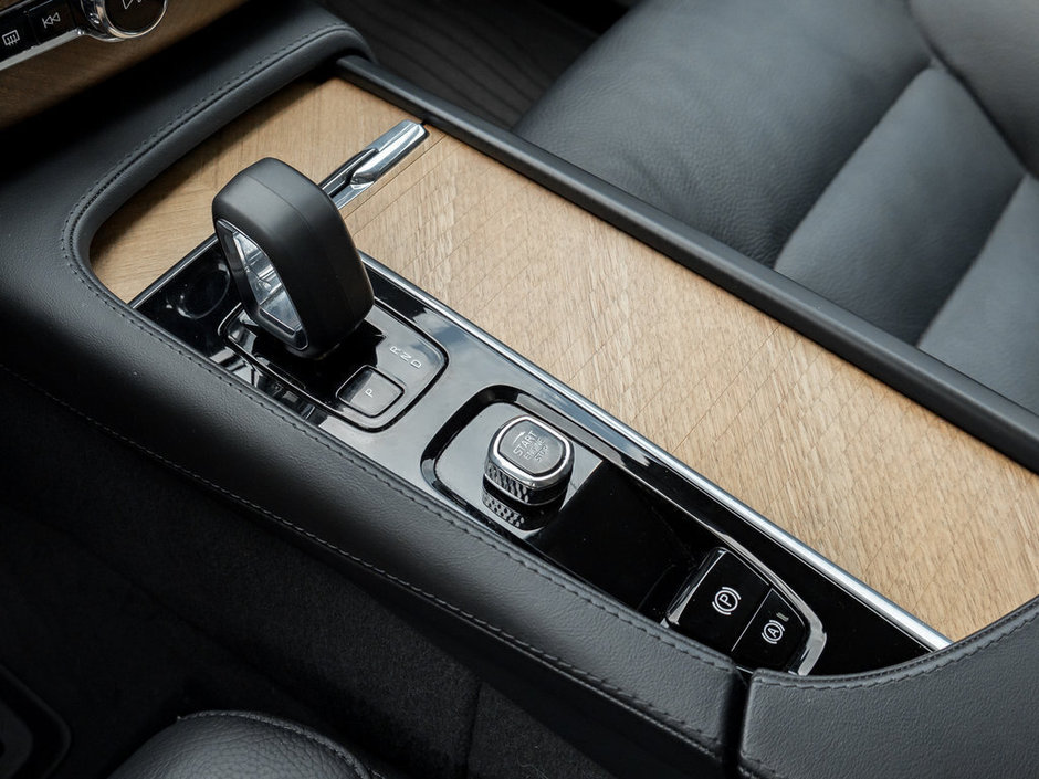 2024 Volvo XC90 Core Bright Theme-14