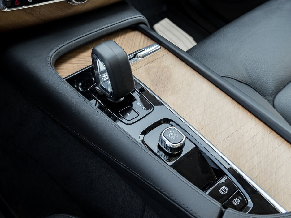 2024 Volvo XC90 Core Bright Theme-15