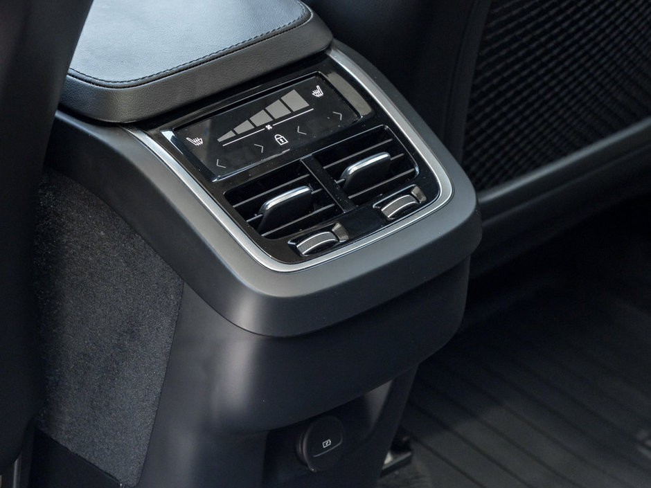 2024 Volvo XC90 Core Bright Theme-23