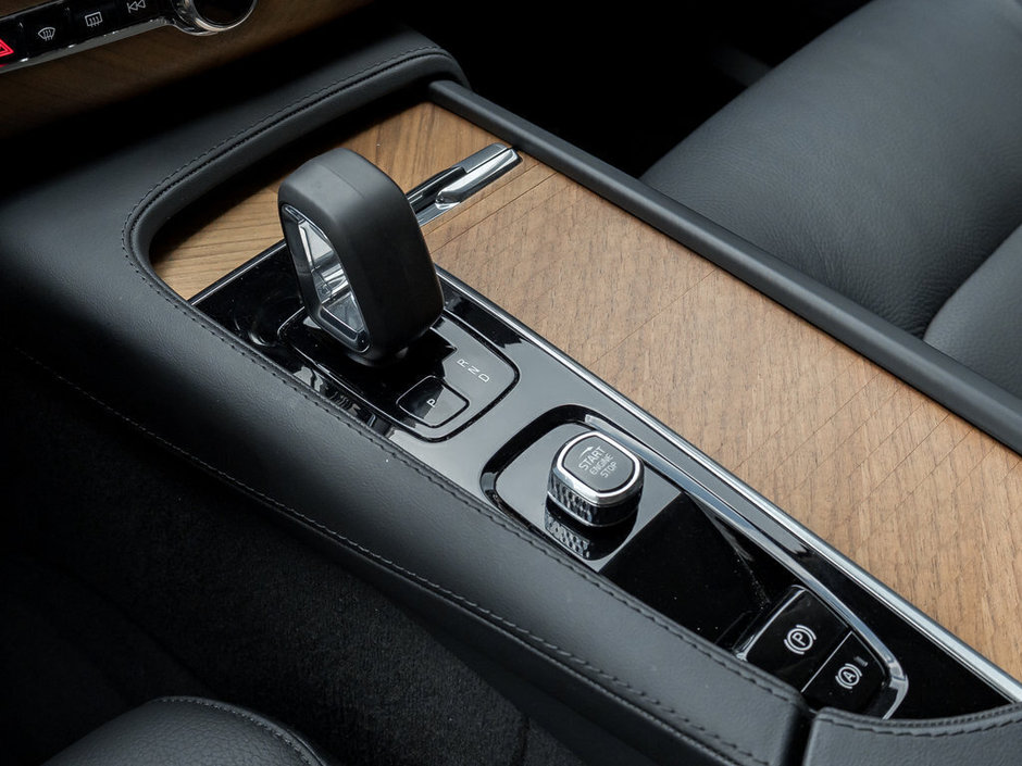 2024 Volvo XC90 Core Bright Theme-15