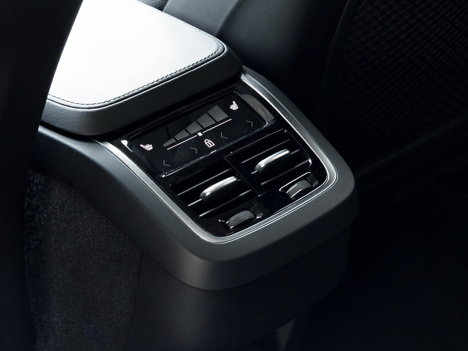 2024 Volvo XC90 Core Bright Theme-25