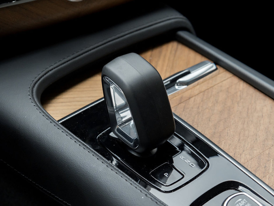 2024 Volvo XC90 Core Bright Theme-17