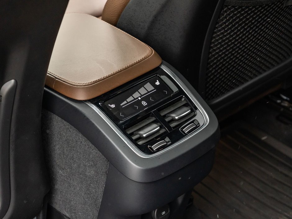 2024 Volvo XC90 Plus Bright Theme-24