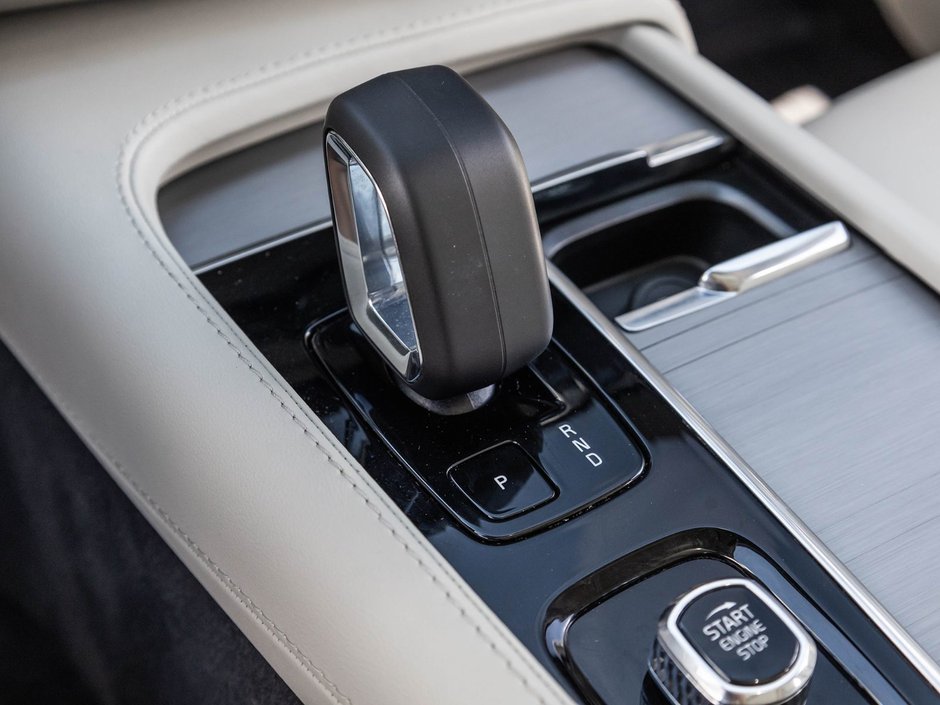 2024 Volvo XC90 Core Bright Theme-16