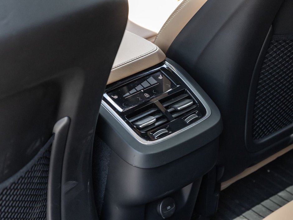 2024 Volvo XC90 Ultimate Bright Theme-26