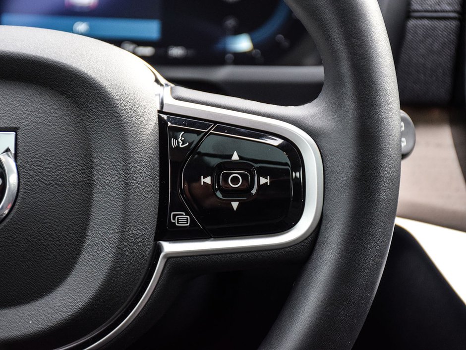 2025 Volvo XC90 Plus Bright Theme-12