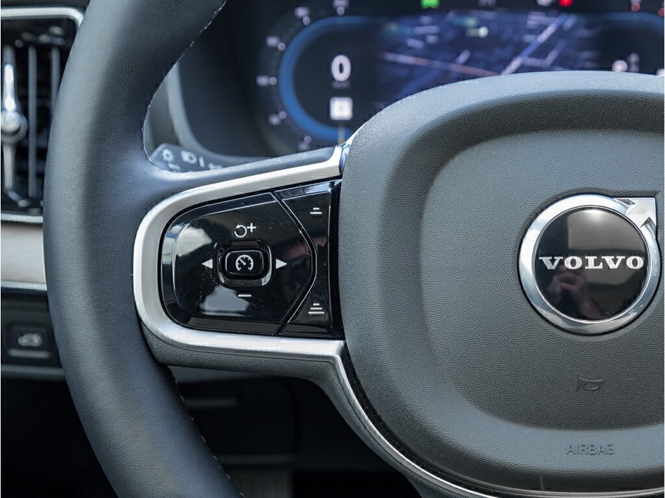 2025 Volvo XC90 Plus Bright Theme-8