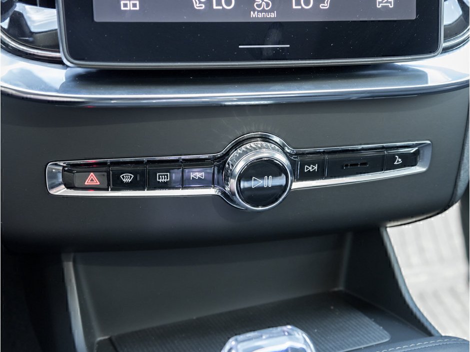 2025 Volvo XC90 Plus Bright Theme-20