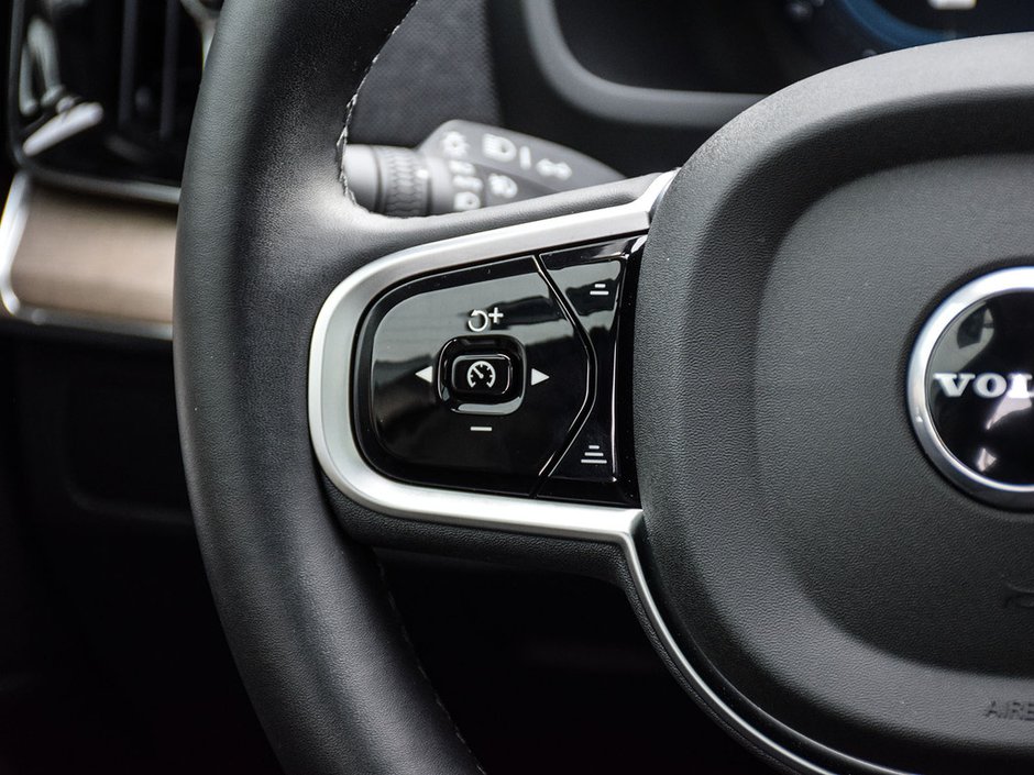 2025 Volvo XC90 Plus Bright Theme-11