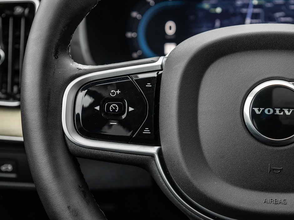 2025 Volvo XC90 Core Bright Theme-8