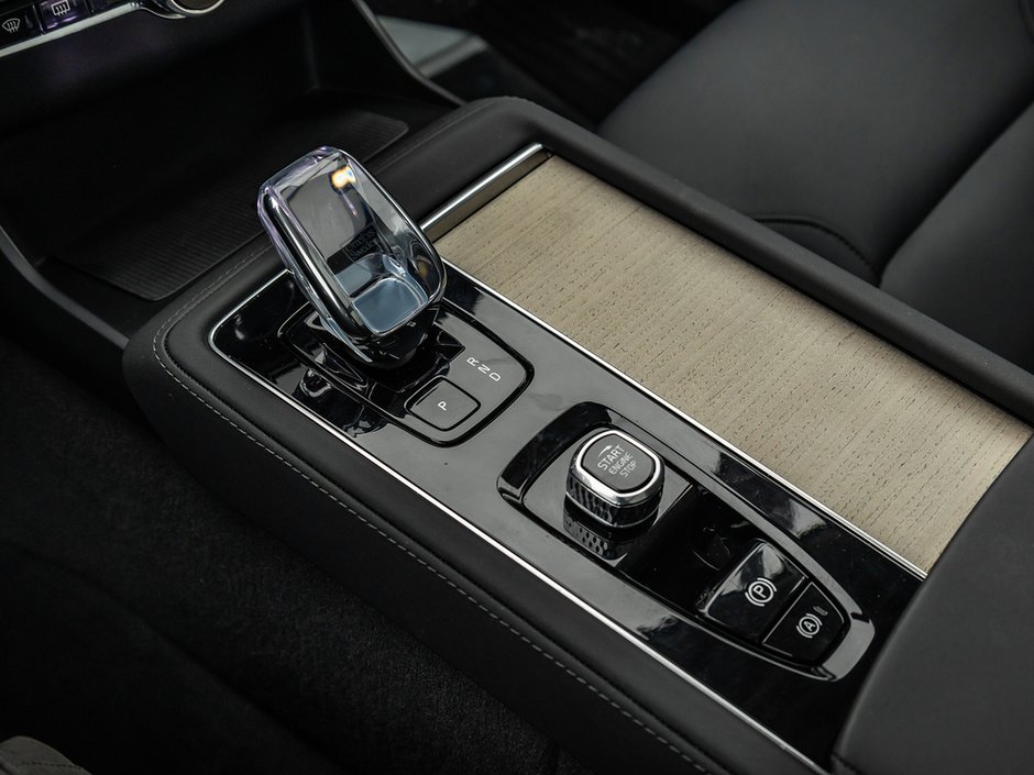 2025 Volvo XC90 Core Bright Theme-15