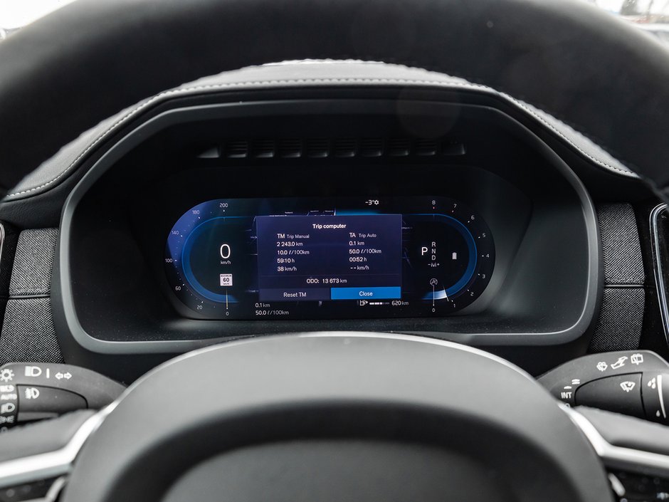 2025 Volvo XC90 Core Bright Theme-10