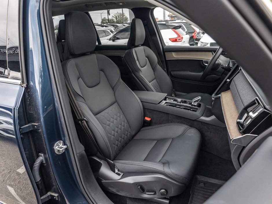 2025 Volvo XC90 Core Bright Theme-23