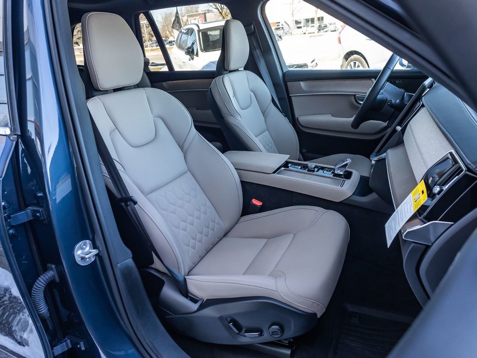 2025 Volvo XC90 Core Bright Theme-24