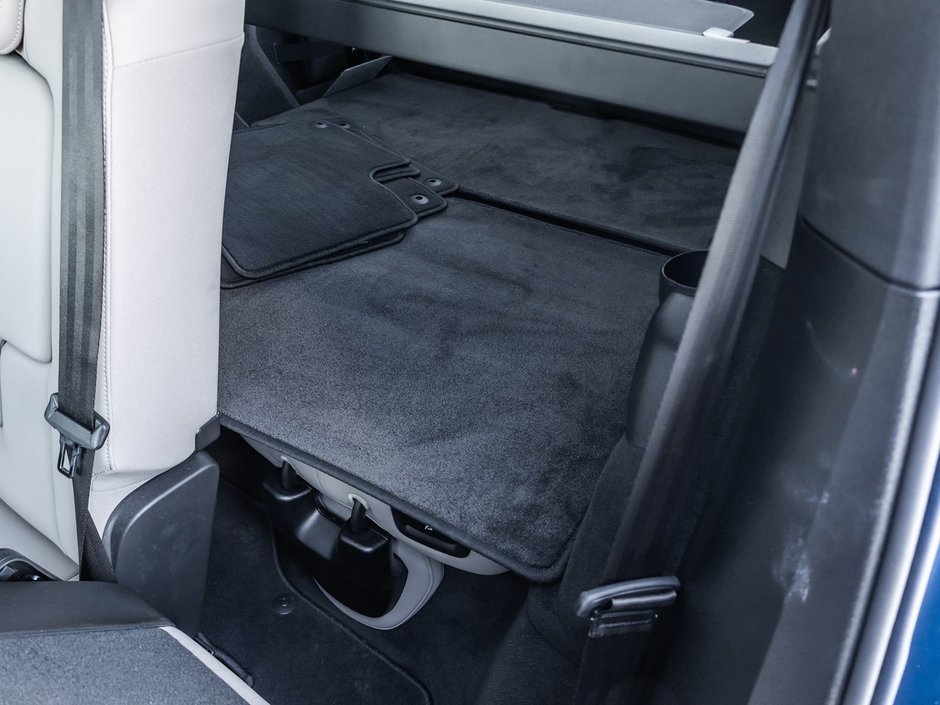 2025 Volvo XC90 Core Bright Theme-27