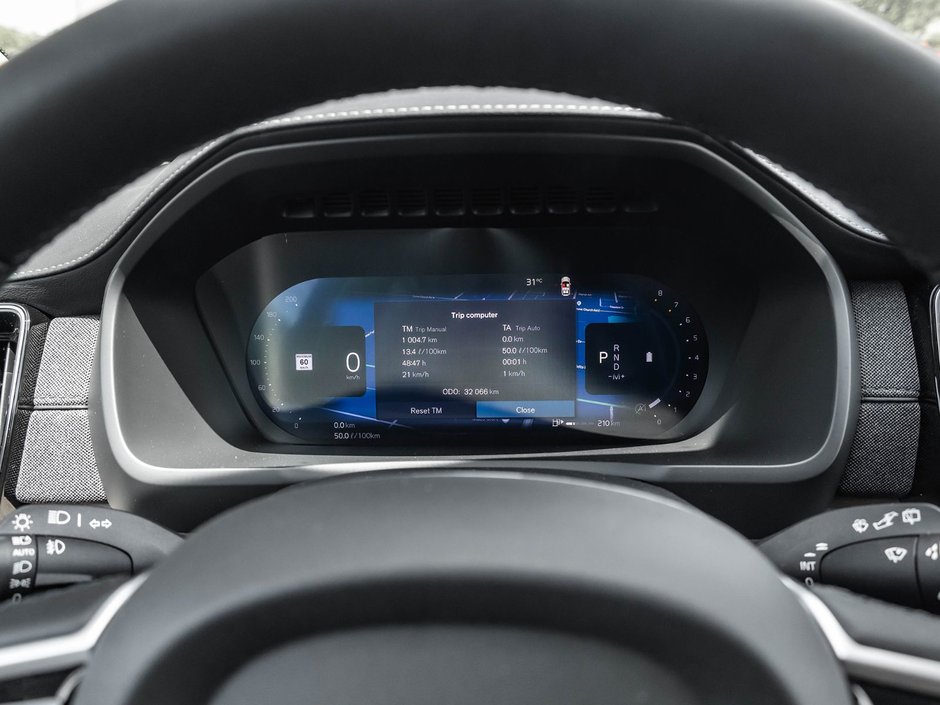 2025 Volvo XC90 Plus Bright Theme-12