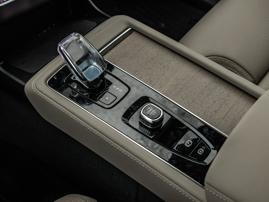 2026 Volvo XC90 Ultra Dark Theme-16