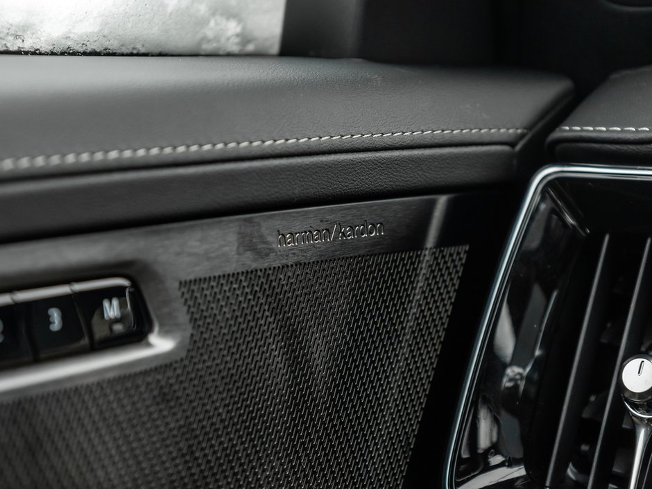 2026 Volvo XC90 Ultra Dark Theme-14