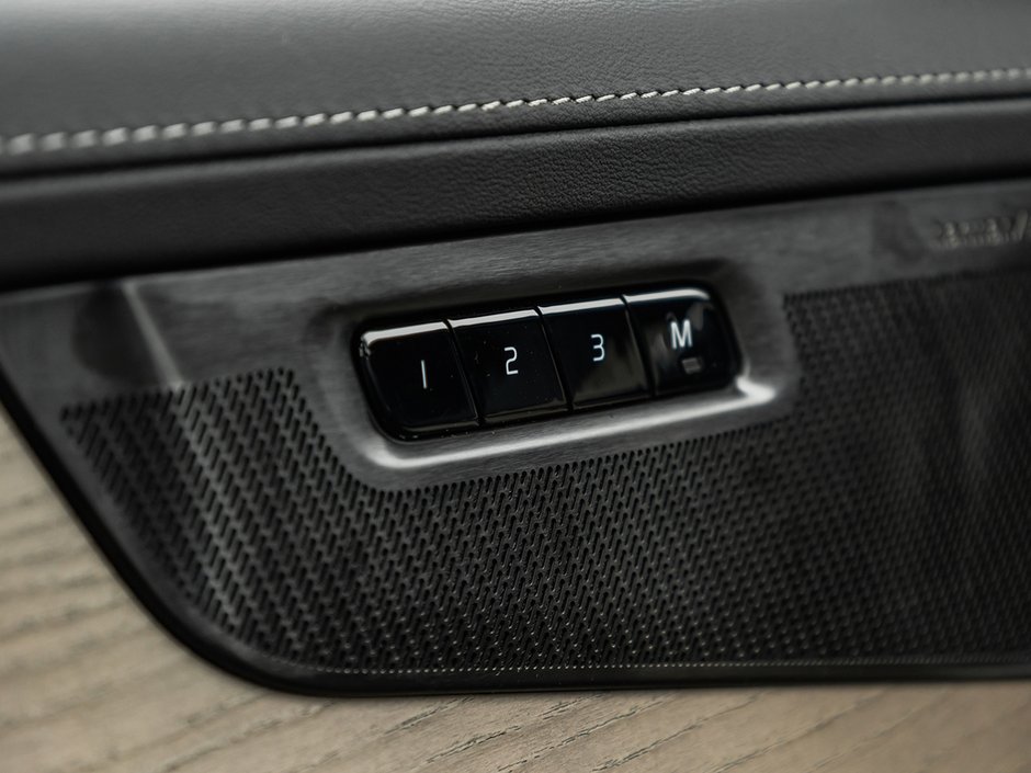 2026 Volvo XC90 Ultra Dark Theme-15