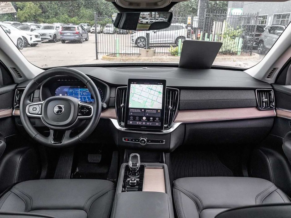 2026 Volvo XC90 Plus Dark Theme-27