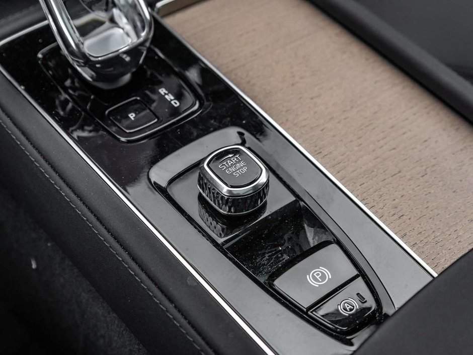 2026 Volvo XC90 Plus Dark Theme-16