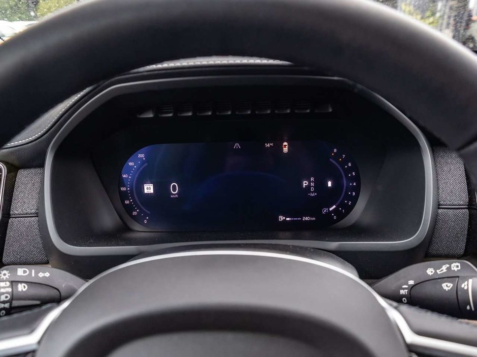 2026 Volvo XC90 Plus Dark Theme-9
